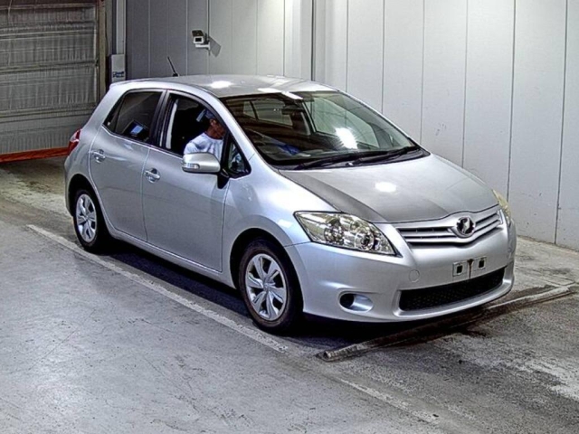 2010 TOYOTA AURIS NZE151H-1092235