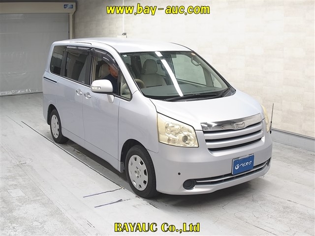 2010 TOYOTA NOAH ZRR70-0309156