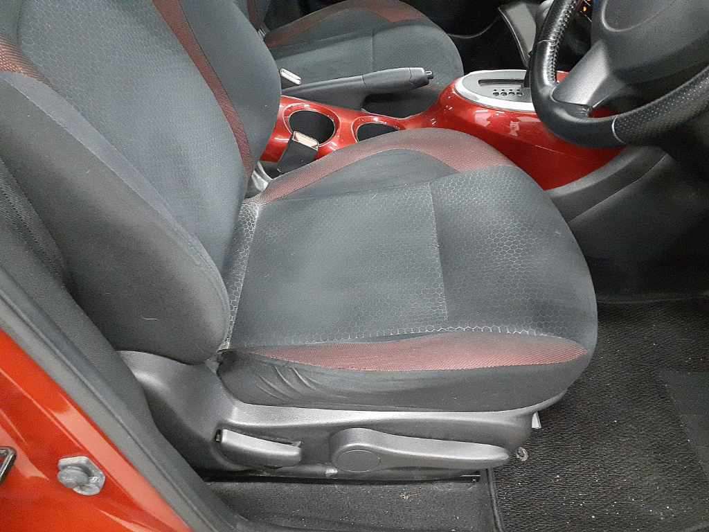 2012 NISSAN JUKE YF15-052648