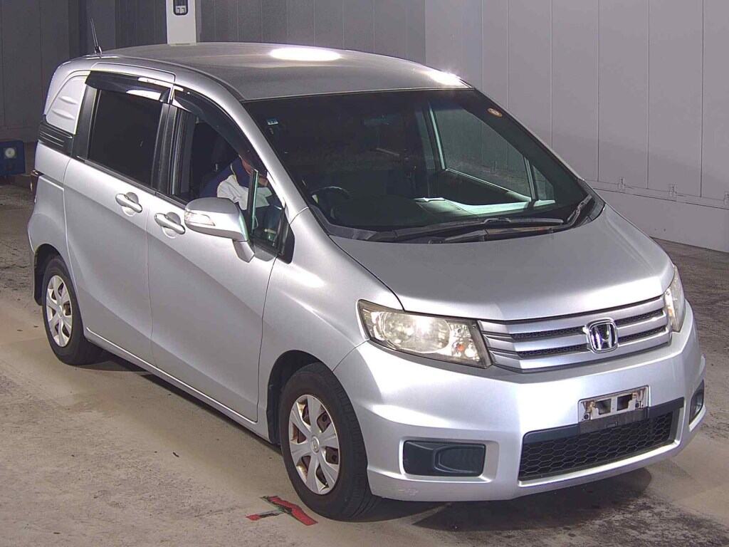 2011 HONDA FREED SPIKE GB3-1402012
