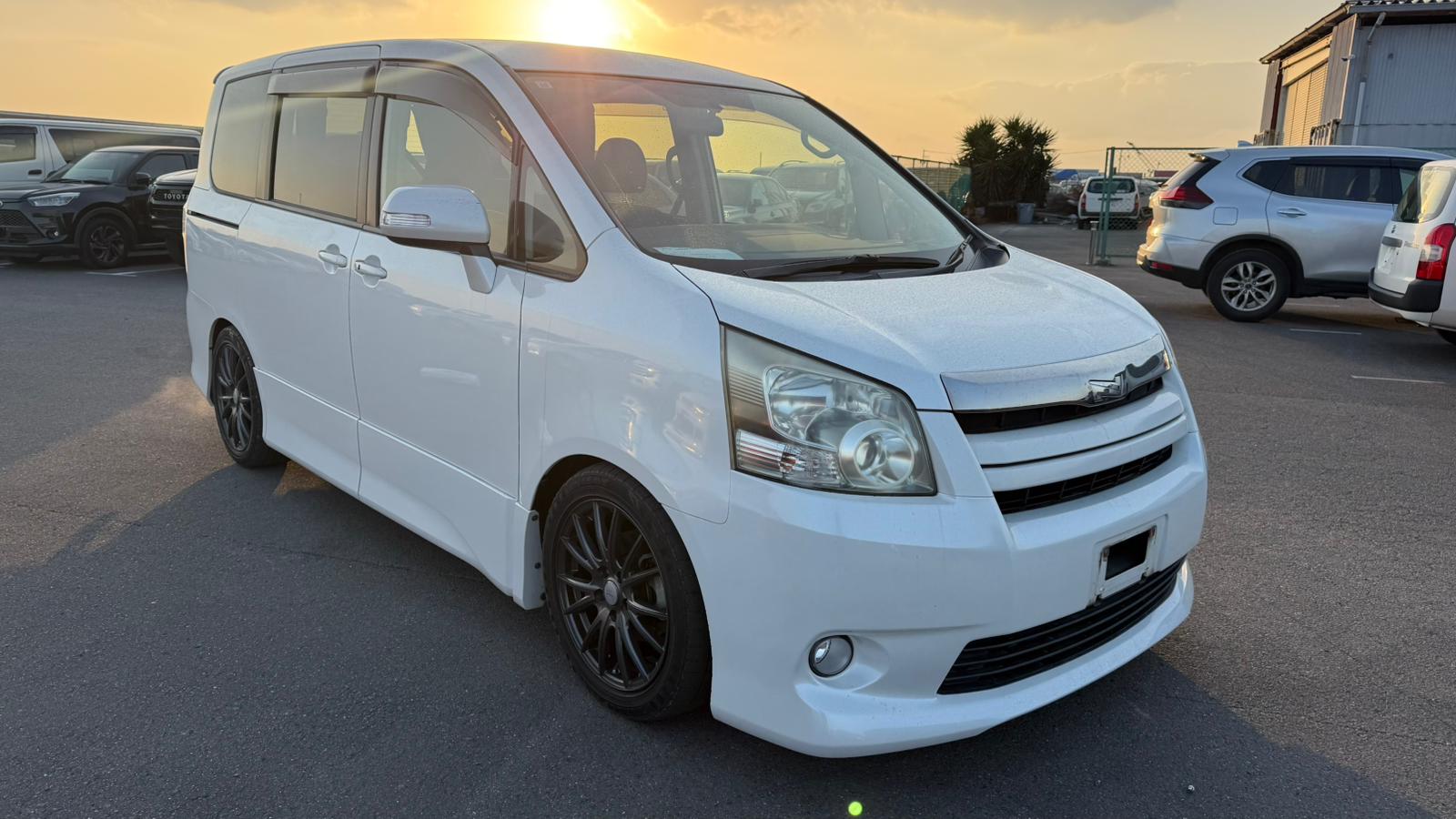 2007 TOYOTA NOAH ZRR70-0034657