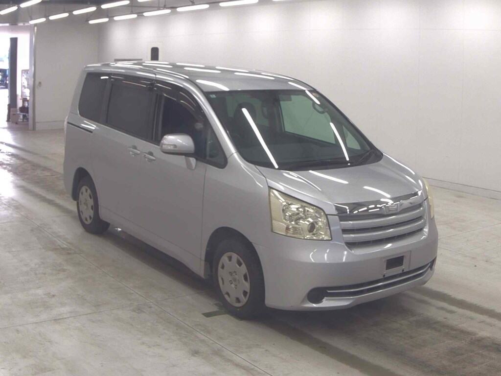 2008 TOYOTA NOAH ZRR70-0126682