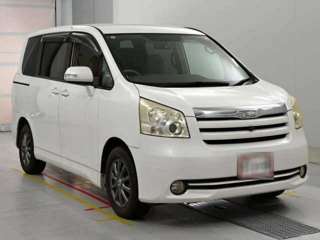 2007 TOYOTA NOAH ZRR70-0013203