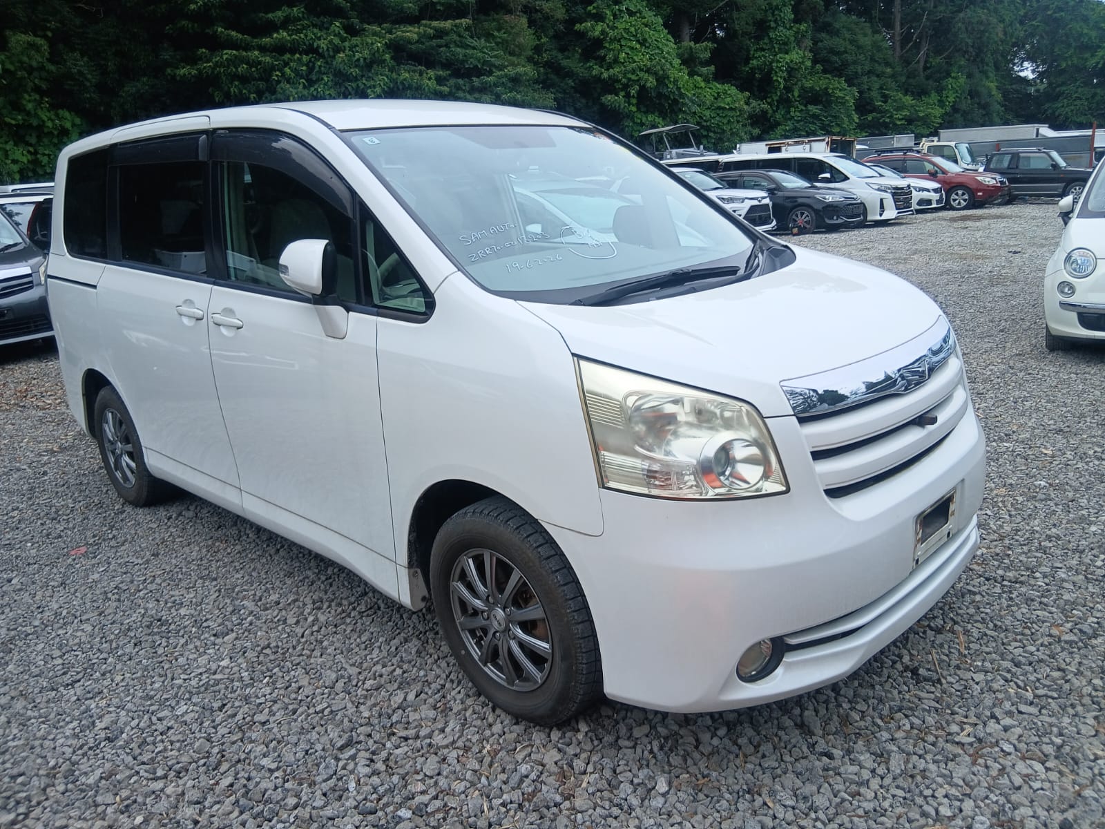 2007 TOYOTA NOAH ZRR70-0013203