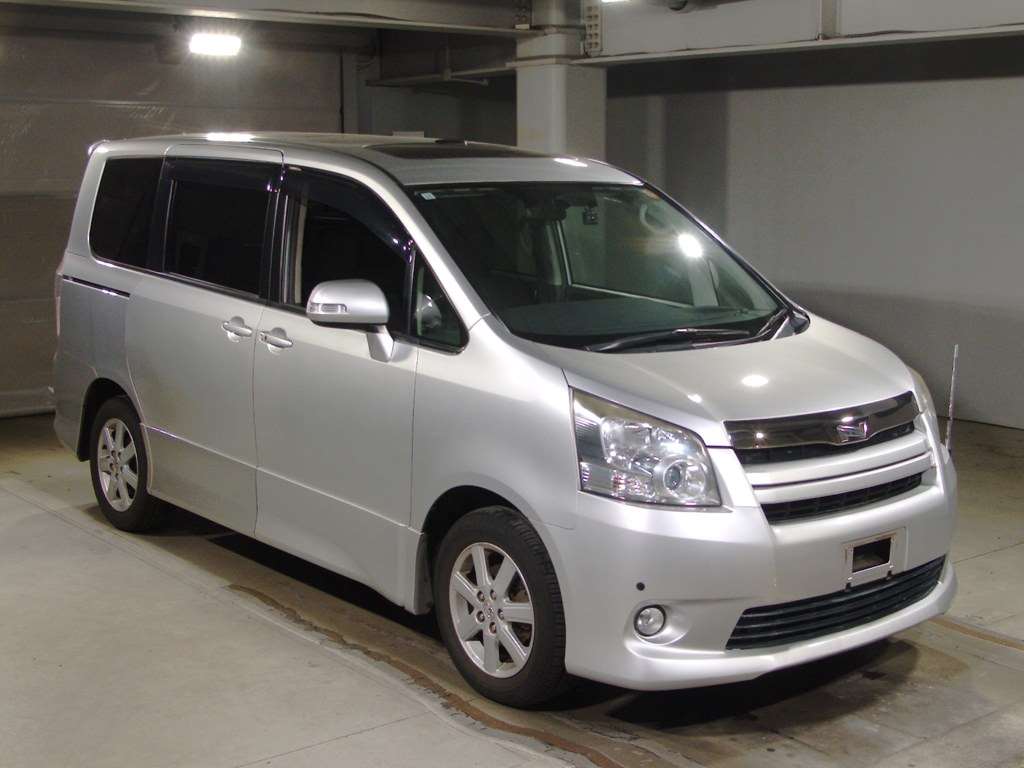 2007 TOYOTA NOAH ZRR70-0026934