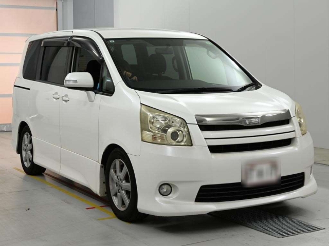 2007 TOYOTA NOAH ZRR70-0038699