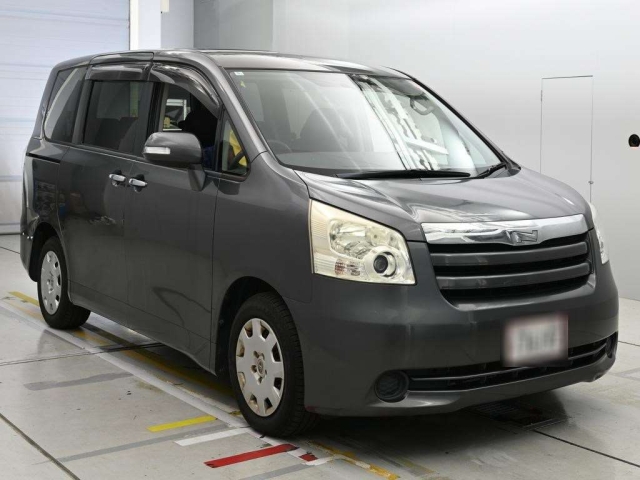 2010 TOYOTA NOAH ZRR70-0314257