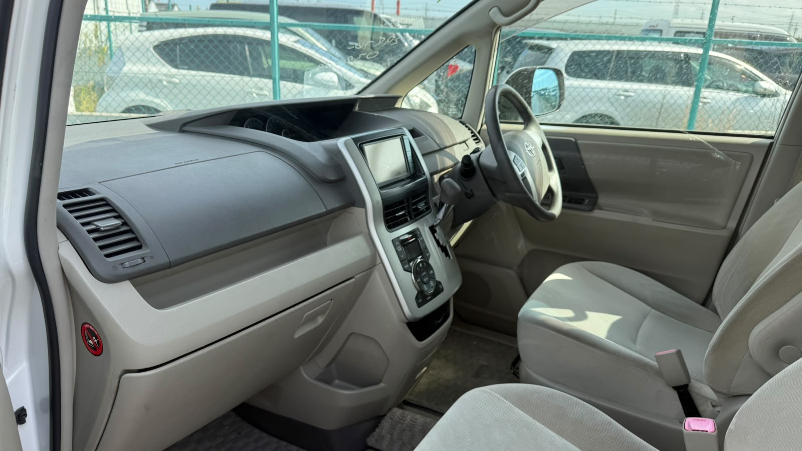 2010 TOYOTA NOAH ZRR70-0328697