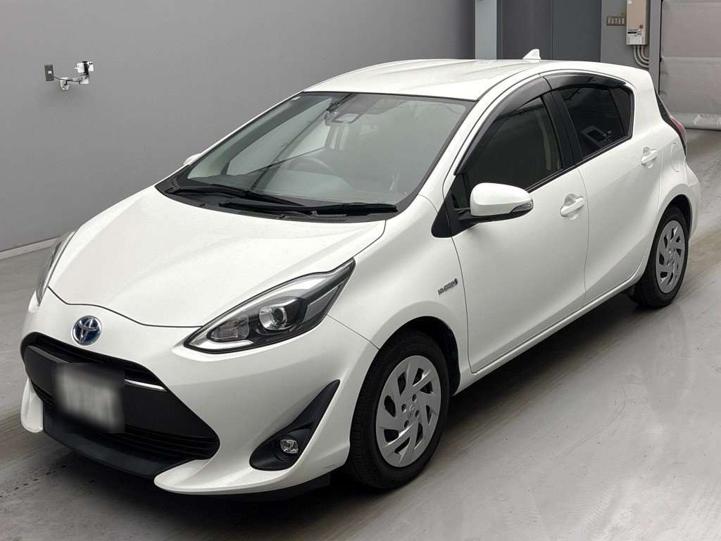 2017 TOYOTA AQUA NHP10-6658878