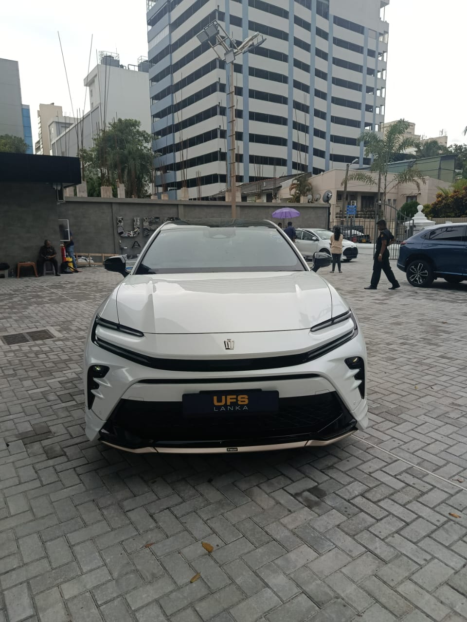 Front view of Toyota Crown luxury sedan Sri Lanka