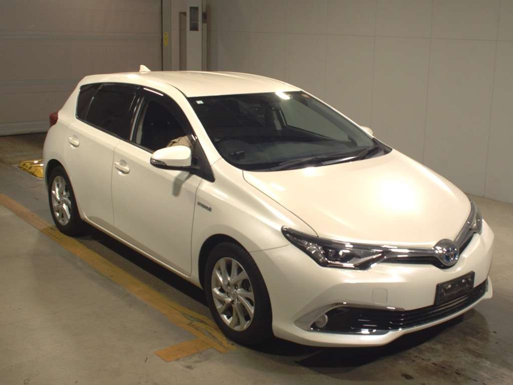 2017 TOYOTA AURIS ZWE186-1007845