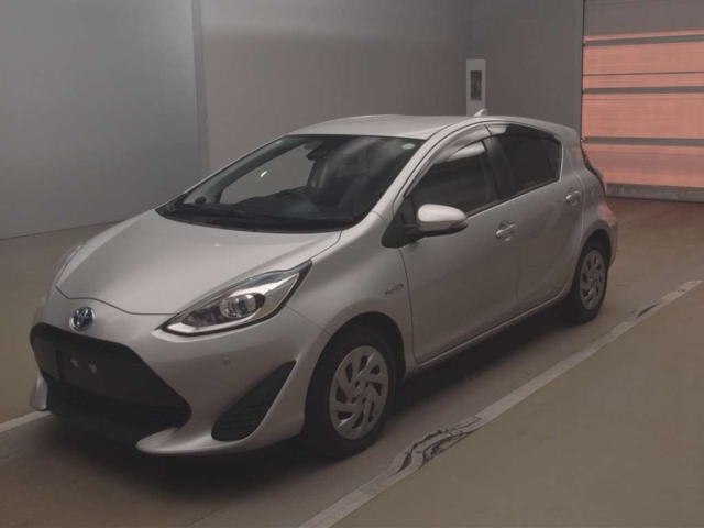 2018 TOYOTA AQUA NHP10-2600787