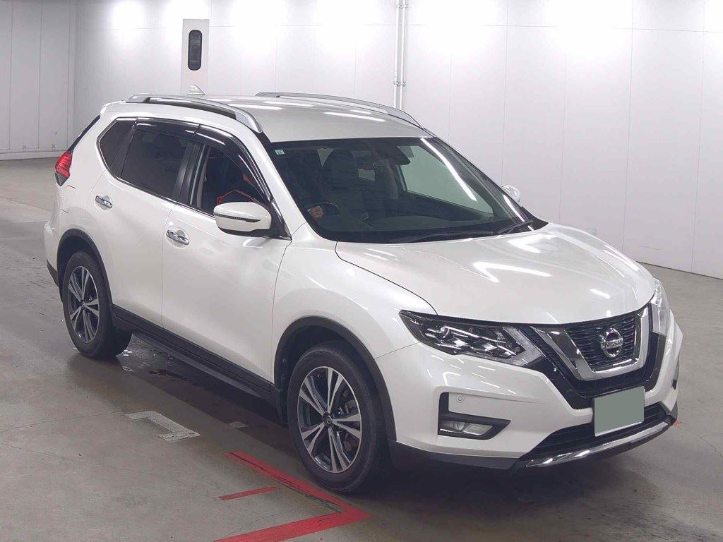 2017 NISSAN X-TRAIL NT32-074210