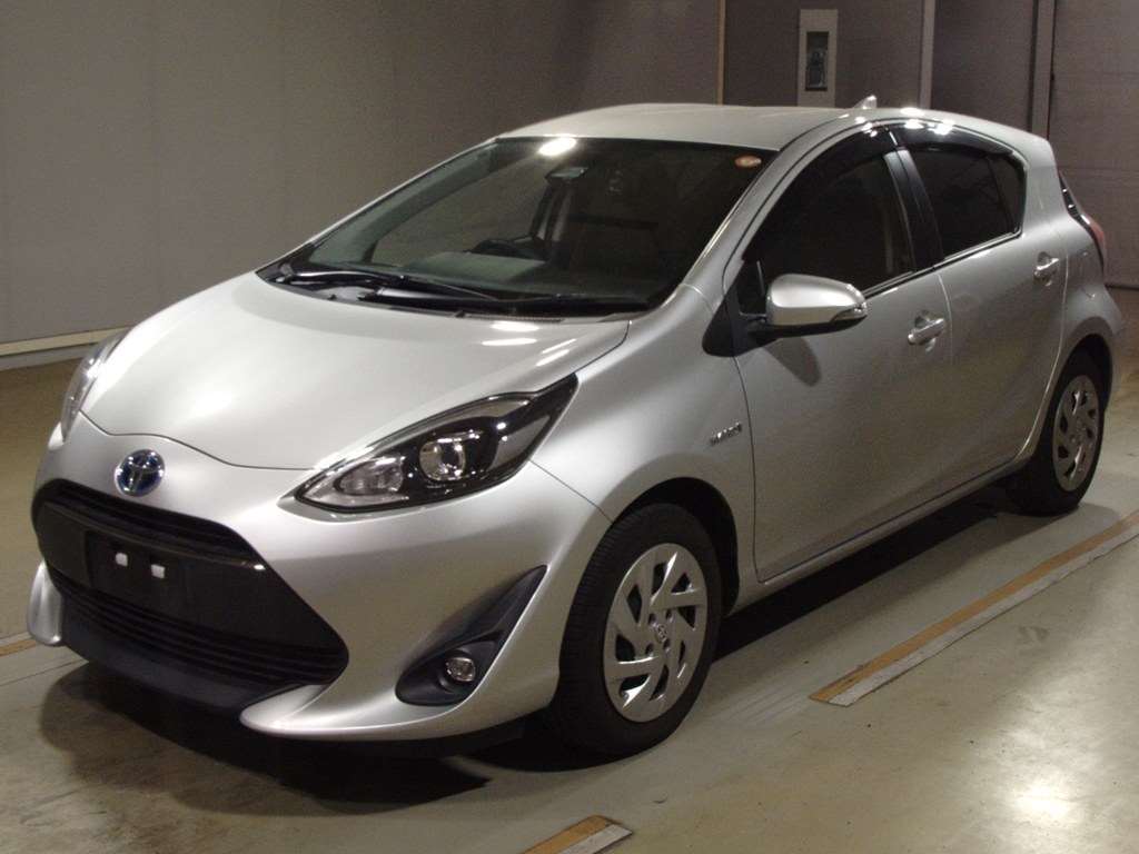 2018 TOYOTA AQUA NHP10-6712361