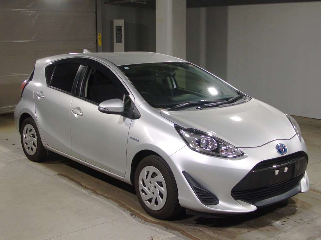 2017 TOYOTA AQUA NHP10-6619***