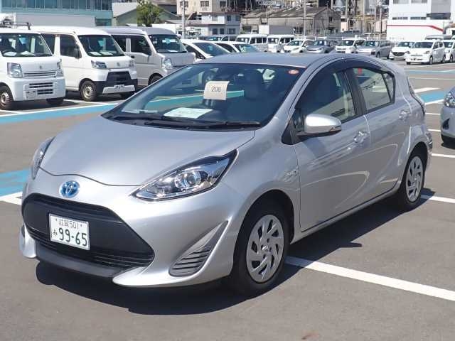 2017 TOYOTA AQUA NHP10-6674058