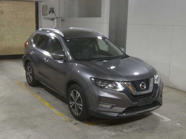 2017 NISSAN X-TRAIL NT32-071048