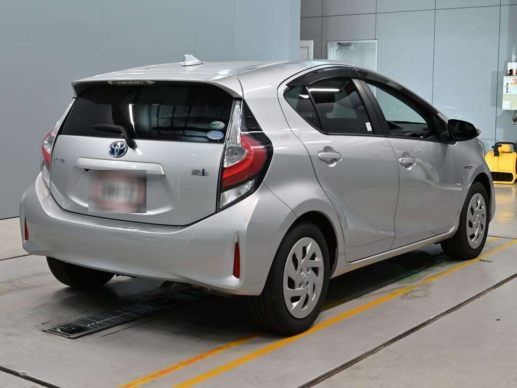 2017 TOYOTA AQUA NHP10-6664049