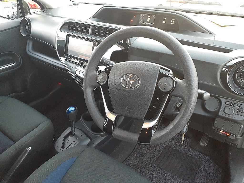 2017 TOYOTA AQUA NHP10-6656230