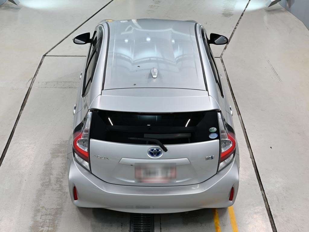 2017 TOYOTA AQUA NHP10-6656230