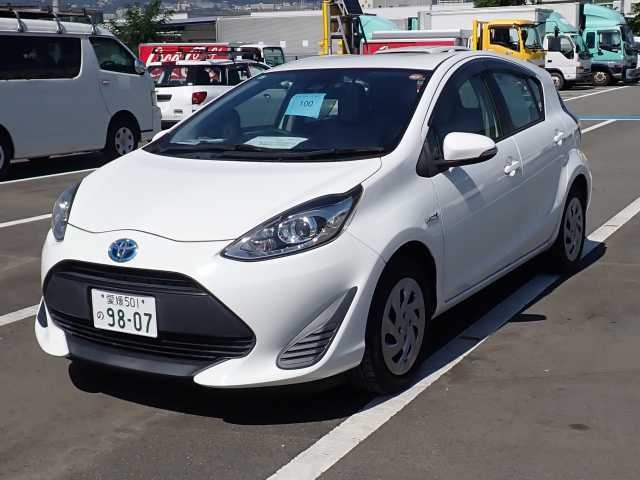 2017 TOYOTA AQUA NHP10-6635610