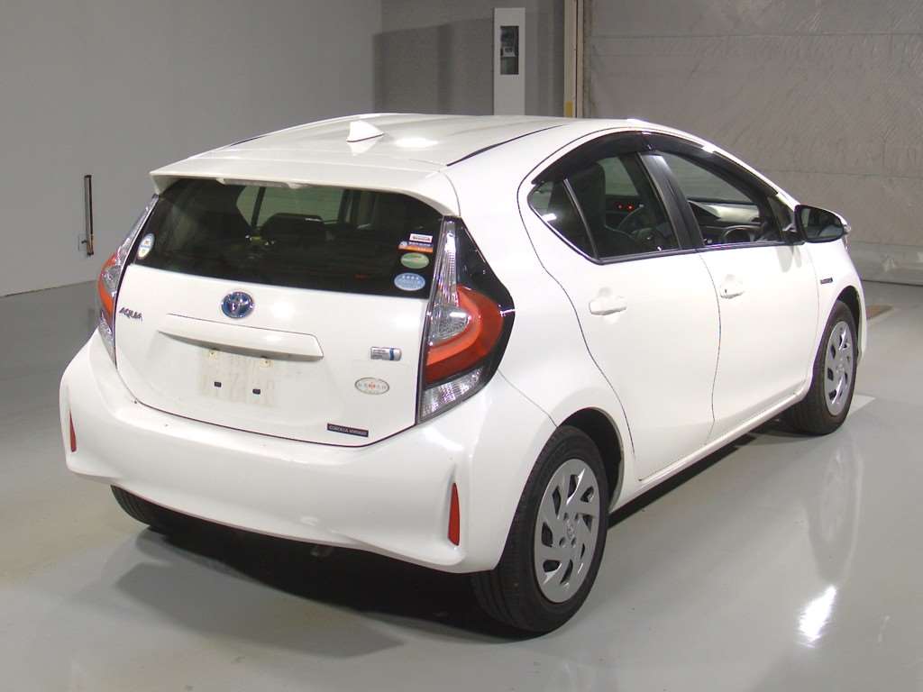 2019 TOYOTA AQUA NHP10-6805511
