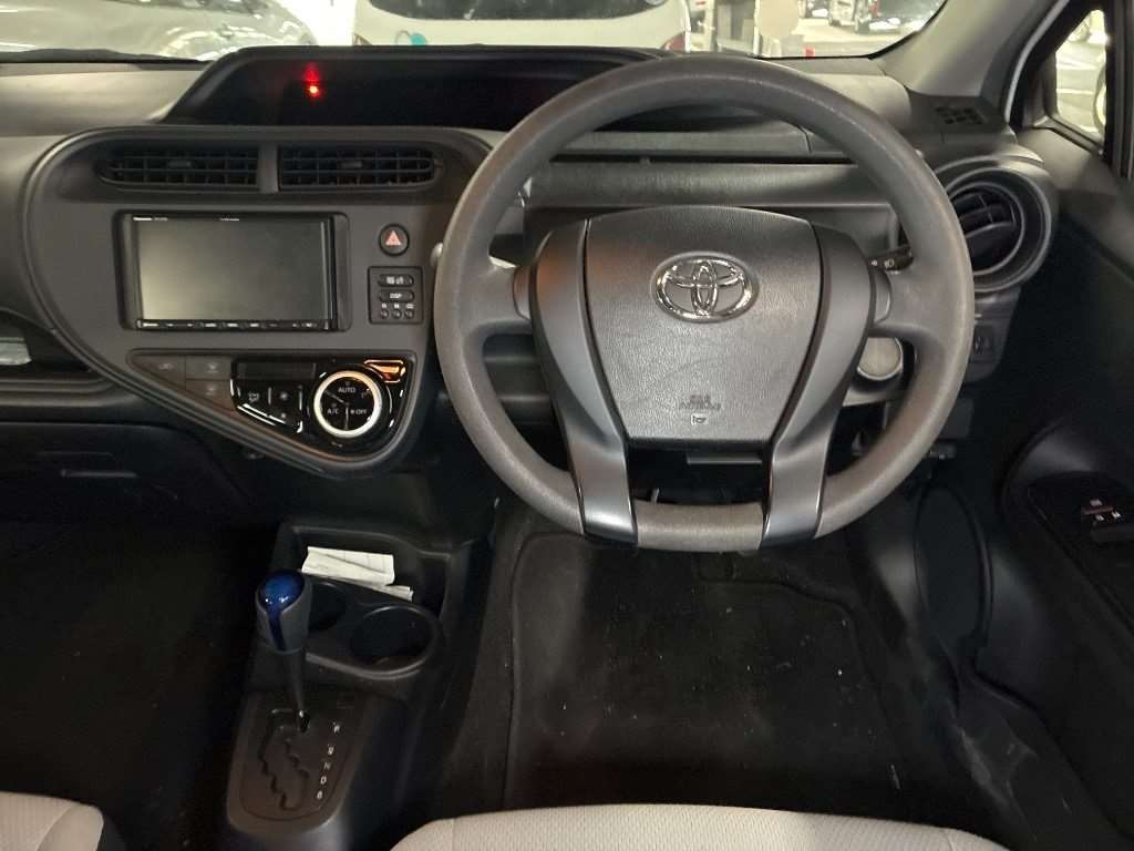 2019 TOYOTA AQUA NHP10-6805511