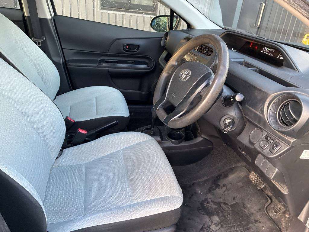 2017 TOYOTA AQUA NHP10-6637773