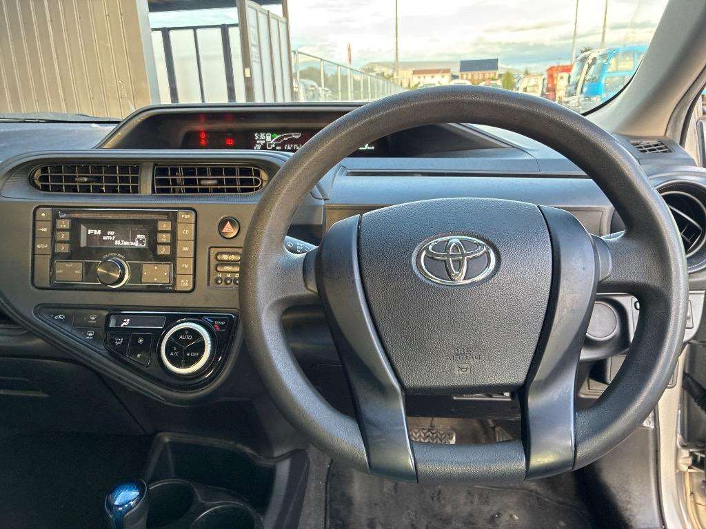 2017 TOYOTA AQUA NHP10-6637773