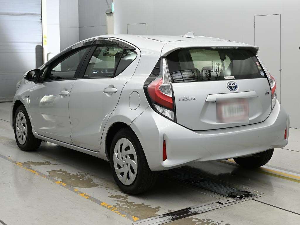 2017 TOYOTA AQUA NHP10-6624268