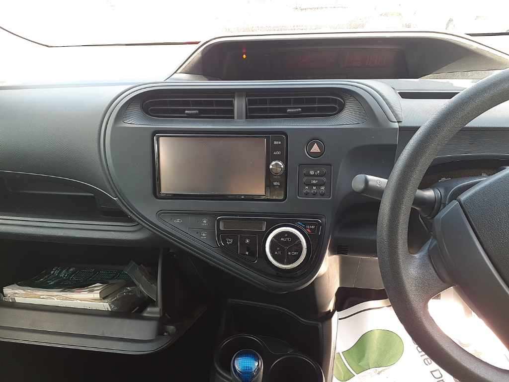 2017 TOYOTA AQUA NHP10-6624268