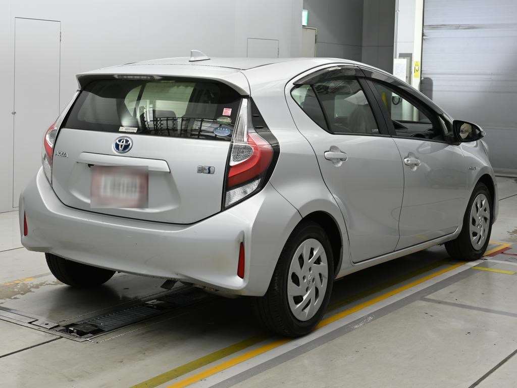 2017 TOYOTA AQUA NHP10-6624268