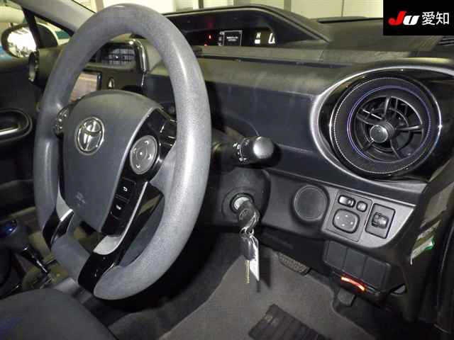 2017 TOYOTA AQUA NHP10-6644446