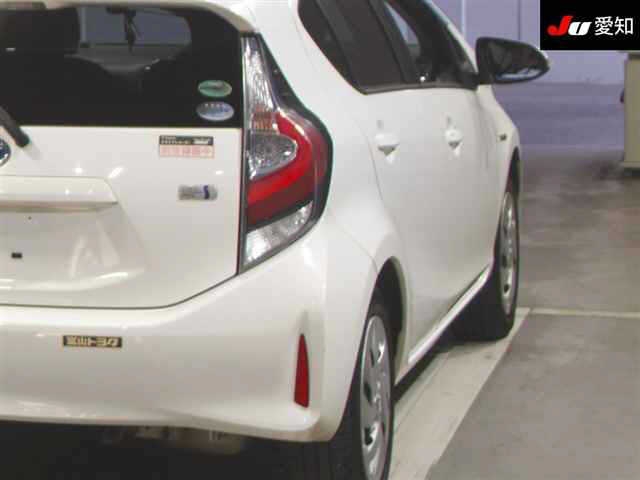 2017 TOYOTA AQUA NHP10-6644446