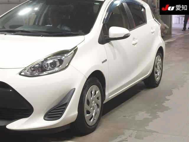 2017 TOYOTA AQUA NHP10-6644446