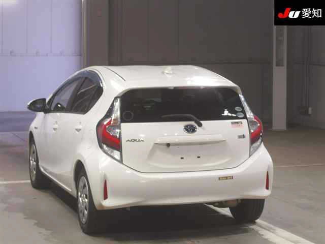 2017 TOYOTA AQUA NHP10-6644446
