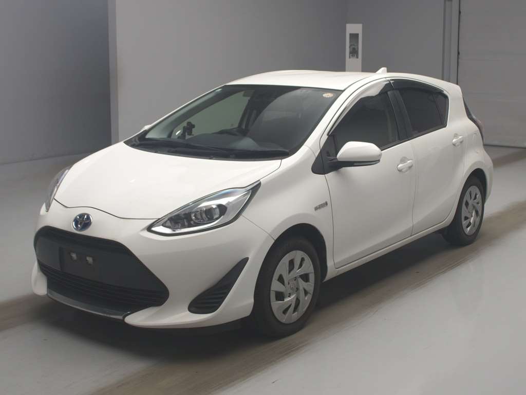 2019 TOYOTA AQUA NHP10-2639884