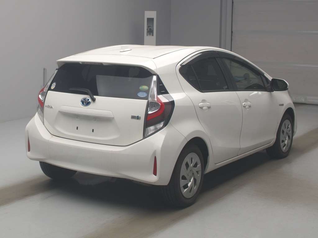 2019 TOYOTA AQUA NHP10-2639884
