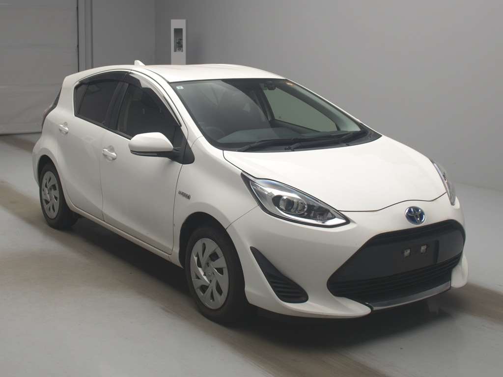 2019 TOYOTA AQUA NHP10-2639884