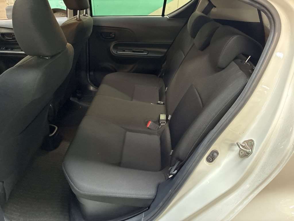 2019 TOYOTA AQUA NHP10-2639884