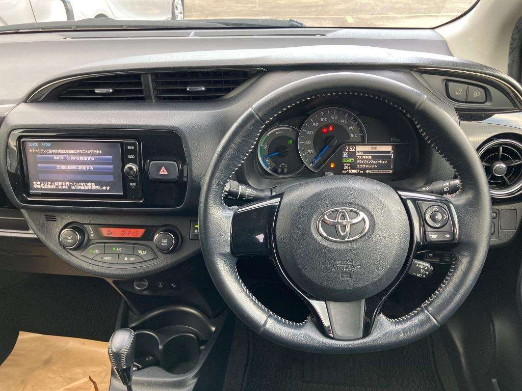 2017 TOYOTA VITZ NHP130-2027756