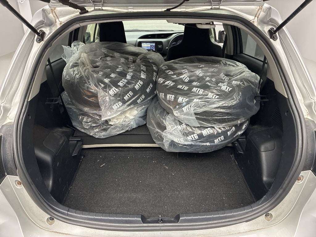 2017 TOYOTA VITZ NHP130-2025187