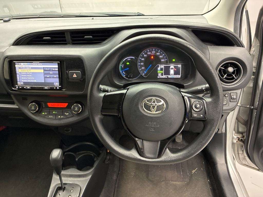 2017 TOYOTA VITZ NHP130-2025187