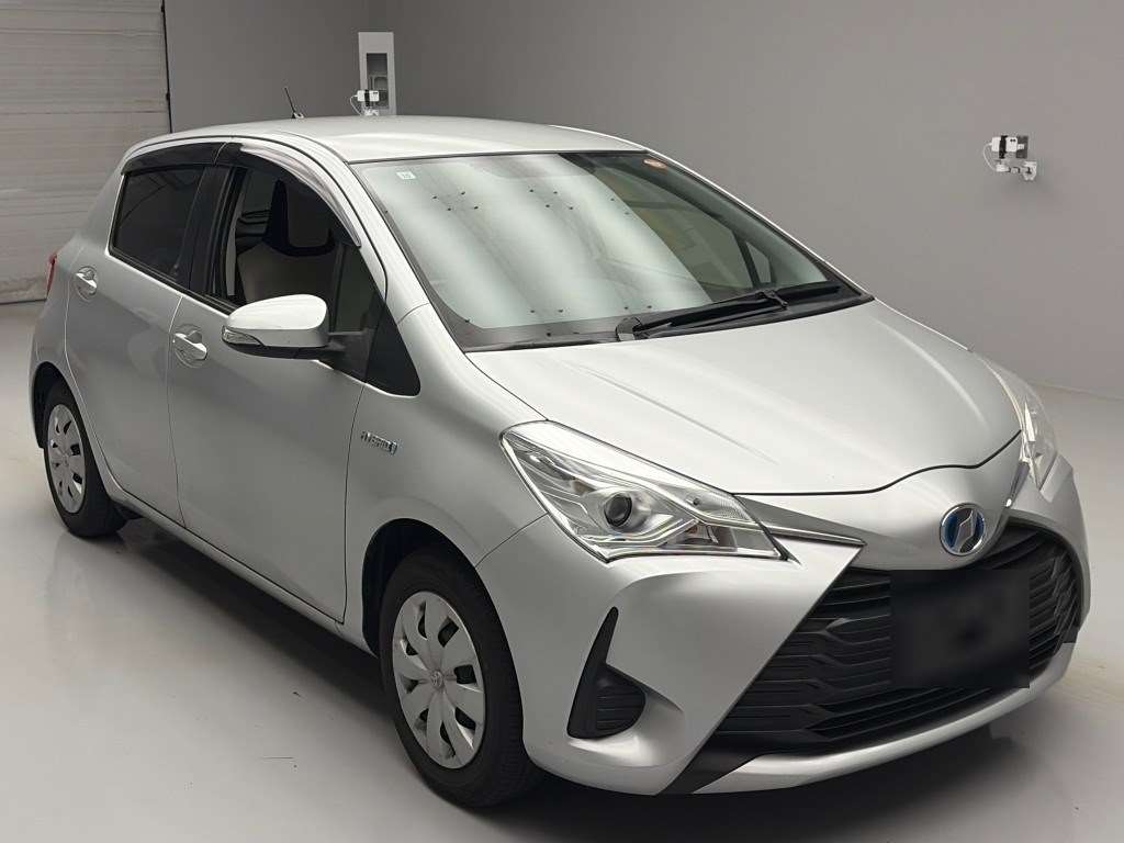2017 TOYOTA VITZ NHP130-2025187