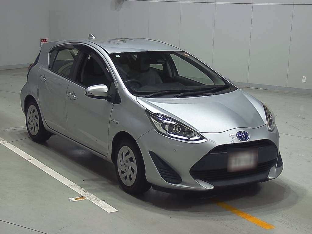 2018 TOYOTA AQUA NHP10-6743155