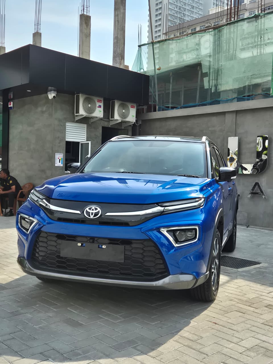 2025 Toyota Urban Cruiser Hyryder V Grade MBJUYMM1SSF178958