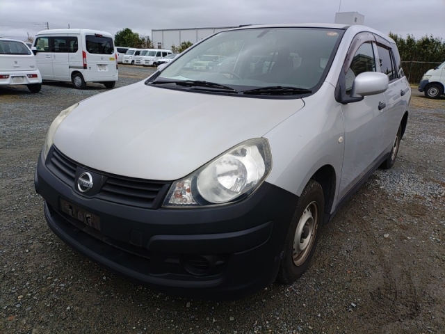 2017 NISSAN AD VY12-225387